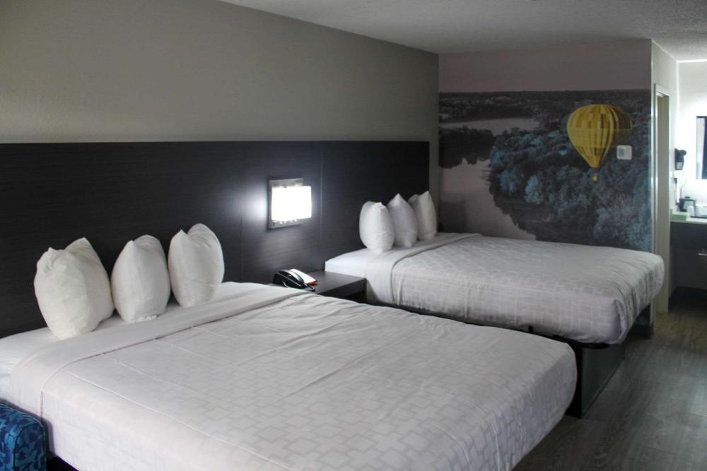 Queen Suite with Two Queen Beds - Non Smoking interior